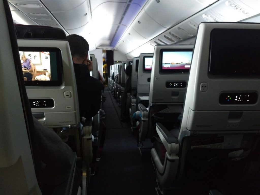 qatar economy class lange afstand review-taletravels