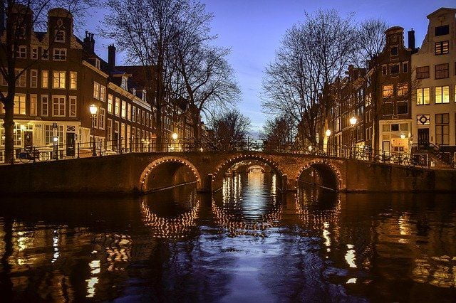 Amsterdam Canals, Bridge and architecture