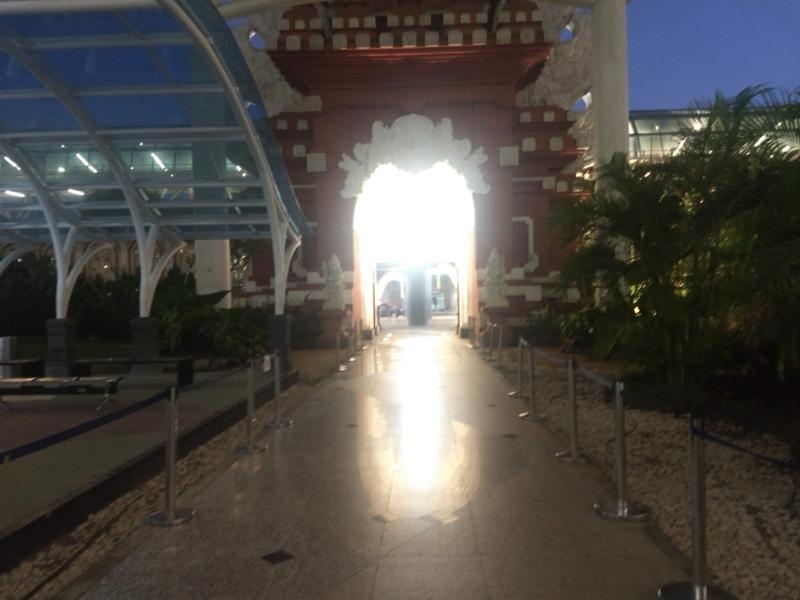 Path to cheap taxi at Bali AIrport